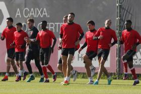 BENFICA INICIA DEFESA DO TÍTULO NA TAÇA DA LIGA COM PAÇOS, GUIMARÃES E VIZELA