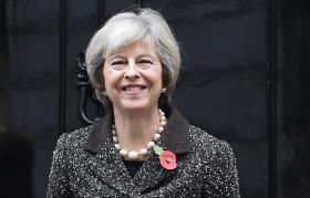 BREXIT: THERESA MAY NA ÍNDIA PARA ESTREITAR RELAÇÕES COMERCIAIS