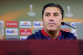 JOSÉ PESEIRO CHAMA ROSIC E MAURO PARA JOGO COM KONYASPOR