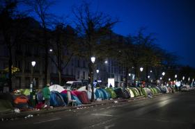 MIGRAÇÕES:168 REFUGIADOS DEIXAM GRÉCIA RUMO A FRANÇA AO ABRIGO DA RECOLOCAÇÃO