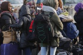 INICIADA EVACUAÇÃO DE ACAMPAMENTO COM MAIS DE 3.000 MIGRANTES EM PARIS
