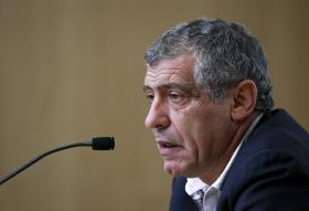 FERNANDO SANTOS DESVALORIZA AUSÊNCIAS E SÓ TEM “NA CABEÇA” O JOGO DA LETÓNIA