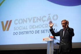 CGD: PASSOS COELHO DIZ QUE CAIXA ESTÁ “SEM REI NEM ROQUE”