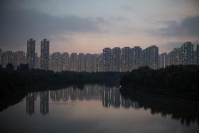 ESTUDO PREVÊ AUMENTO SALARIAL REAL DE 1,7% EM MACAU EM 2017, MAIS QUE EM HONG KONG