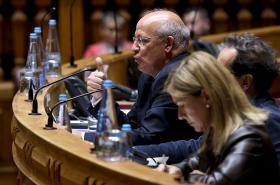 OE2017: ABSOLUTAMENTE ESSENCIAL RESOLVER CONSOLIDAÇÃO DA BANCA ATÉ AO FIM DO ANO – MNE