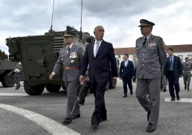 PRESIDENTE LAMENTA QUE EXÉRCITO NÃO ESTEJA MAIS PRESENTE NO PAÍS