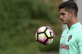 ANDRÉ SILVA, DANILO E BRAHIMI DE REGRESSO AO TRABALHO NO FC PORTO