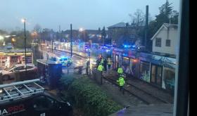CINCO MORTOS E 50 FERIDOS NO DESCARRILAMENTO DE UM ELÉTRICO EM LONDRES