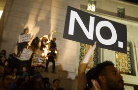 EUA/ ELEIÇÕES: PELO MENOS 30 DETIDOS EM MANIFESTAÇÕES CONTRA TRUMP