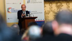 MNE SANTOS SILVA DESENCORAJA NEGOCIAÇÕES BILATERAIS SOBRE O ‘BREXIT’ À MARGEM DA UE