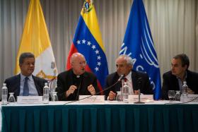 ESTUDANTES VENEZUELANOS MANTÊM PROTESTOS APESAR DOS ACORDOS ENTRE GOVERNO E OPOSIÇÃO