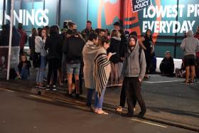 NÍVEIS DE ALERTA DE TSUNAMI NA NOVA ZELÂNDIA REDUZIDOS ÀS ZONAS COSTEIRAS