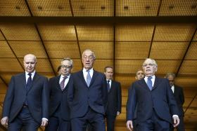 PR RECUSA INEVITABILIDADE DOS POPULISMOS E DEFENDE PEDAGOGIA DA DEMOCRACIA