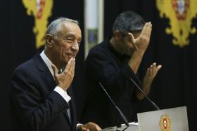 PRESIDENTE APLAUDIU AS “MÃOS QUE CANTAM” E ANUNCIOU DISCURSOS EM LÍNGUA GESTUAL