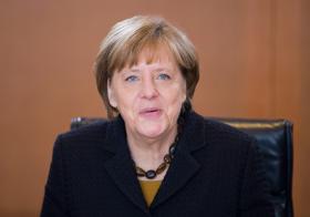 MERKEL RECANDIDATA-SE PELA CDU À LIDERANÇA DA ALEMANHA