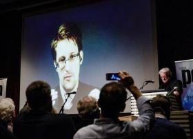 TRUMP É “APENAS PRESIDENTE”, UM CARGO “ENTRE MUITOS OUTROS” – SNOWDEN