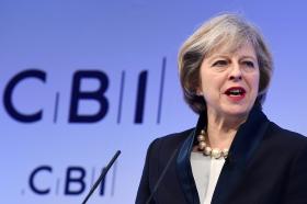PRIMEIRA-MINISTRA BRITÂNICA QUER ACORDO RÁPIDO COM UE SOBRE TRABALHADORES
