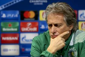 JORGE JESUS DIZ QUE “SONHO” DE PASSAR AOS OITAVOS DA ‘CHAMPIONS’ ESTÁ VIVO