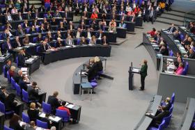 PARLAMENTO ALEMÃO APROVA ORÇAMENTO PARA 2017, O QUARTO SEM DÉFICE