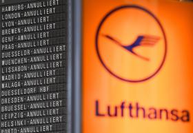 LUFTHANSA CANCELA 830 VOOS PREVISTOS PARA SEXTA-FEIRA POR GREVE DOS PILOTOS