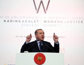 ERDOGAN DIZ QUE NÃO DESISTIU DE ADESÃO À UE, MAS AVALIA ALTERNATIVAS