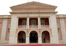 TRIBUNAL DE LUANDA JULGA ALEGADA TENTATIVA DE ASSALTO ARMADO AO PALÁCIO PRESIDENCIAL