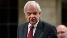 Ministro da Cidadania e Imigração John McCallum durante o Período de Perguntas no Parlamento em Otava - 28 de outubro de 2016. (A imprensa canadense / Justin Tang)