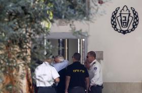 EX-PRESIDENTE ISRAELITA POSTO EM LIBERDADE APÓS PENA POR VIOLAÇÃO