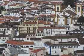 CASA VITORINO NEMÉSIO RECEBE 2.000 TURISTAS POR ANO NA PRAIA DA VITÓRIA