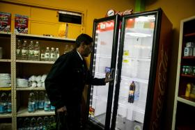 PORTUGUESES QUEIXAM-SE DE ALTOS PREÇOS DOS PRODUTOS NA VENEZUELA
