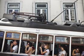 HOTELARIA COM SUBIDAS EXPRESSIVAS NOS NÚMEROS DE HÓSPEDES E RECEITAS – INE