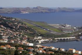 MAU TEMPO: VENTO ESTÁ A CONDICIONAR ATERRAGENS NO AEROPORTO DA MADEIRA