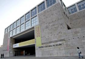 CLARA ANDERMATT APRESENTA COREOGRAFIA “SUSPENSÃO” EM JANEIRO NO CCB