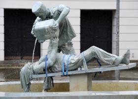 SONDAGEM DA CRUZ VERMELHA MOSTRA QUE TORTURA É MAIS BEM ACEITE PELA POPULAÇÃO MUNDIAL