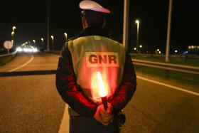 GNR DETEVE 28 PESSOAS E REGISTOU 126 ACIDENTES DESDE SEXTA-FEIRA À NOITE