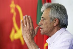 PCP/CONGRESSO: JERÓNIMO RECUSA SER “DOMESTICADO”, MAS COMPROMETE-SE CONTRA “POLÍTICA DE DIREITA”