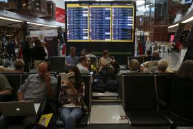 GREVES NOS AEROPORTOS DESCONVOCADAS APÓS COMPROMISSO DO GOVERNO – SITAVA