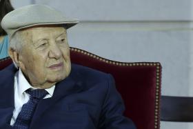 MÁRIO SOARES “MAIS REATIVO AOS ESTÍMULOS EXTERNOS” — HOSPITAL