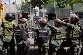 DOIS POLÍCIAS VENEZUELANOS CONDENADOS POR MORTE DE JOVEM MANIFESTANTE EM 2014