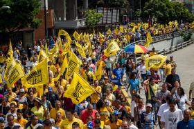 24 MILHÕES DE VENEZUELANOS NÃO GANHAM O SUFICIENTE PARA GASTOS BÁSICOS – ESTUDO