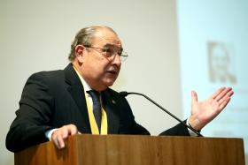 SOBRINHO EDUARDO BARROSO DIZ QUE MÁRIO SOARES “NÃO ESTÁ CONSCIENTE”