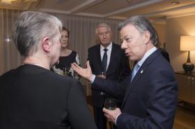 PRESIDENTE DA COLÔMBIA DIZ QUE AINDA VIRÃO TEMPOS DIFÍCEIS ANTES DA PAZ