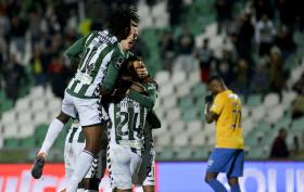 VITÓRIA DE SETÚBAL BATE ESTORIL-PRAIA NA ABERTURA DA 13.ª JORNADA DA I LIGA