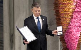 PRESIDENTE DA COLÔMBIA RECEBE PRÉMIO NOBEL DA PAZ, QUE CONSIDERA COMO “PRESENTE DOS CÉUS”