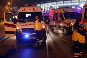 EXPLOSÃO DE CARRO ARMADILHADO FERE 20 POLÍCIAS EM ISTAMBUL