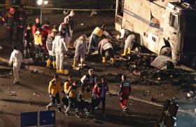 MINISTRO DIZ QUE ISTAMBUL SOFREU DOIS ATAQUES À BOMBA