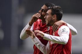 SPORTING DE BRAGA VENCE PAÇOS DE FERREIRA E FICA A UM PONTO DO SPORTING