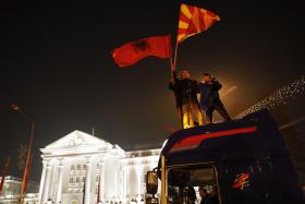 GOVERNO E OPOSIÇÃO RECLAMAM AMBOS VITÓRIA NAS LEGISLATIVAS DA MACEDÓNIA