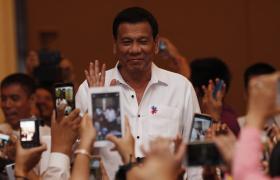 PRESIDENTE DAS FILIPINAS DIZ QUE JÁ MATOU CRIMINOSOS PARA DAR EXEMPLO À POLÍCIA