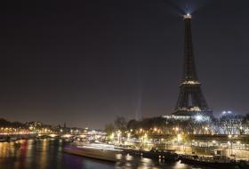 TORRE EIFFEL FECHADA PELO QUINTO DIA CONSECUTIVO DEVIDO A GREVE